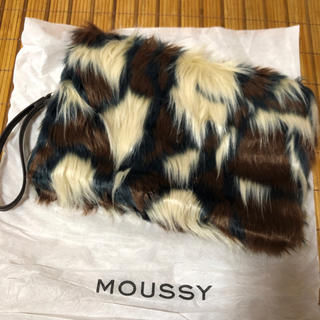 マウジー(moussy)のmoussy ファー クラッチバック(クラッチバッグ)