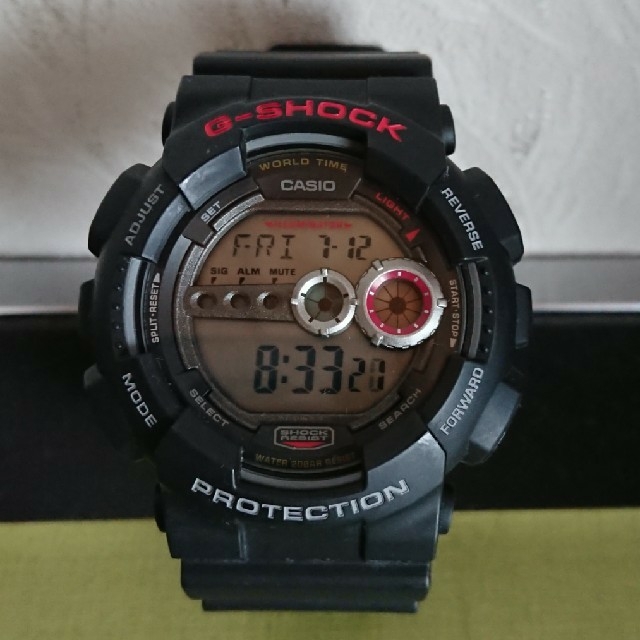 G-SHOCK(ジーショック)のG-SHOCK/GD-100-1AJF/腕時計/本体のみ メンズの時計(腕時計(デジタル))の商品写真