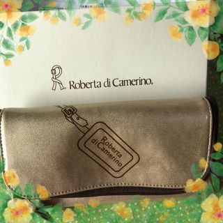 ロベルタディカメリーノ(ROBERTA DI CAMERINO)の未使用❣️ゴールド ロベルタデイ カメリーノ長財布❣️(財布)