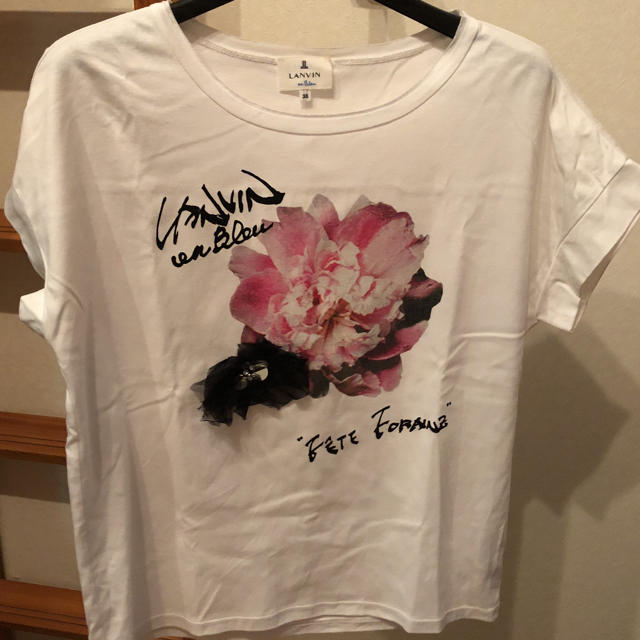 ランバンオンブルー  フラワープリントTシャツ