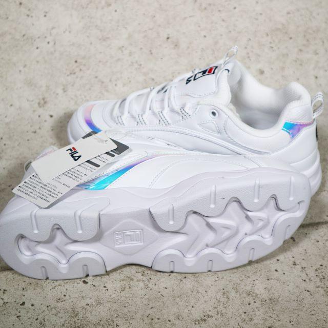 FILA(フィラ)の新品☆FILA☆RAY PRISM☆ホログラム☆厚底☆兼用 メンズの靴/シューズ(スニーカー)の商品写真