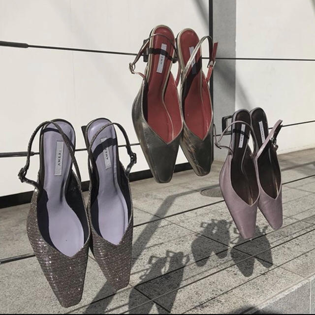 Ameri VINTAGE(アメリヴィンテージ)の完売商品 GLITTER BALLERINA PUMPS アメリ レディースの靴/シューズ(サンダル)の商品写真