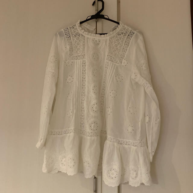 ZARA(ザラ)の新品 ZARAスカラップトップス レディースのトップス(カットソー(長袖/七分))の商品写真