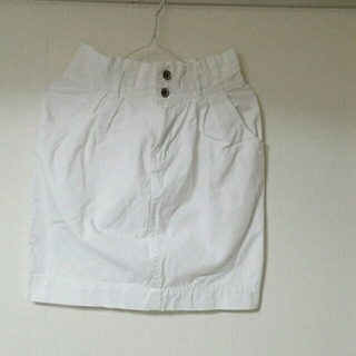 ダブルクローゼット(w closet)のホワイトデニムのスカート(ひざ丈スカート)