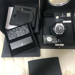 ウブロ(HUBLOT)のウブロ2 エボリューションカーボンブラック文字盤 専用 (腕時計(アナログ))