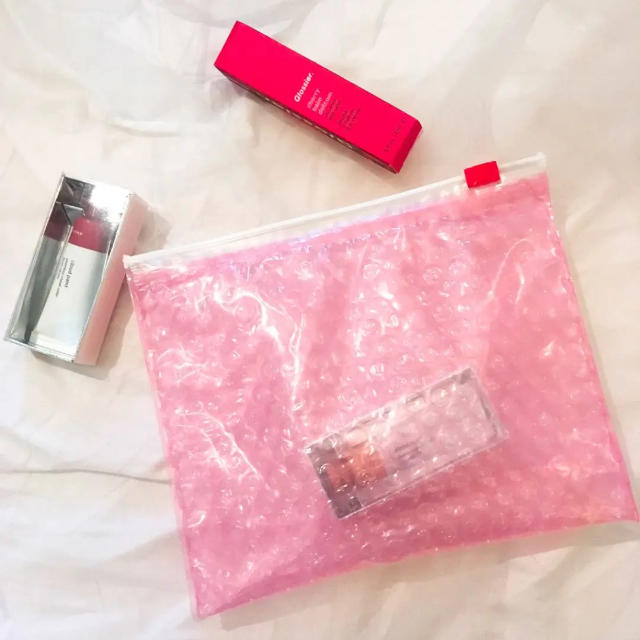 Sephora(セフォラ)のGlossier ピンクポーチ♡グロッシアー レディースのファッション小物(ポーチ)の商品写真