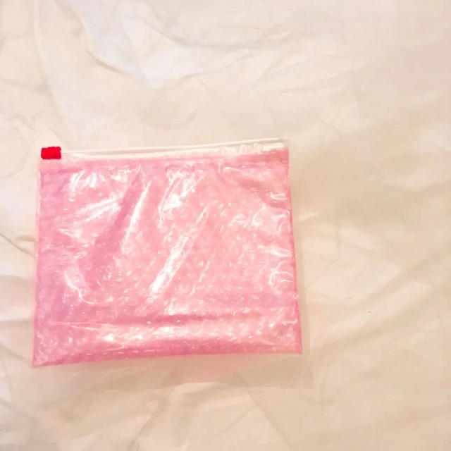 Sephora - Glossier ピンクポーチ♡グロッシアーの通販 by まし Sephora - Glossier ピンクポーチ♡グロッシアーの通販 by まし