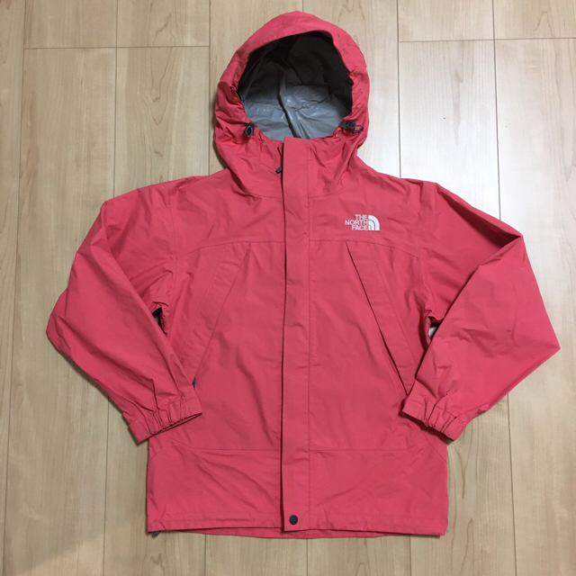 THE NORTH FACE(ザノースフェイス)のノースフェイス キッズ ドットショットジャケット 140サイズ キッズ/ベビー/マタニティのキッズ服女の子用(90cm~)(ジャケット/上着)の商品写真