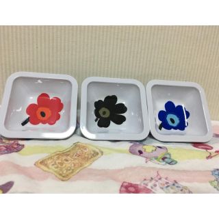 マリメッコ(marimekko)のマリメッコ ウニッコ メラミンボウル小 3個セット(食器)