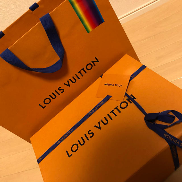 LOUIS VUITTON(ルイヴィトン)のLOUIS VUITTON 19ss ルイヴィトン レザーキャップ 白 帽子 メンズの帽子(キャップ)の商品写真