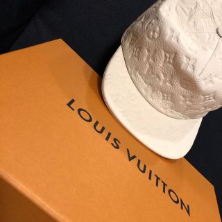 ルイヴィトン(LOUIS VUITTON)のLOUIS VUITTON 19ss ルイヴィトン レザーキャップ 白 帽子(キャップ)