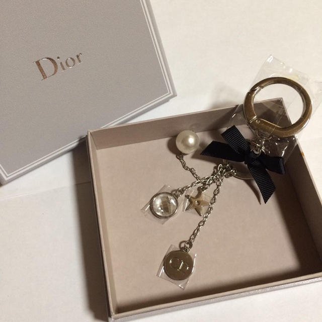 Christian Dior(クリスチャンディオール)の未使用💎ディオール キーホルダー レディースのファッション小物(キーホルダー)の商品写真