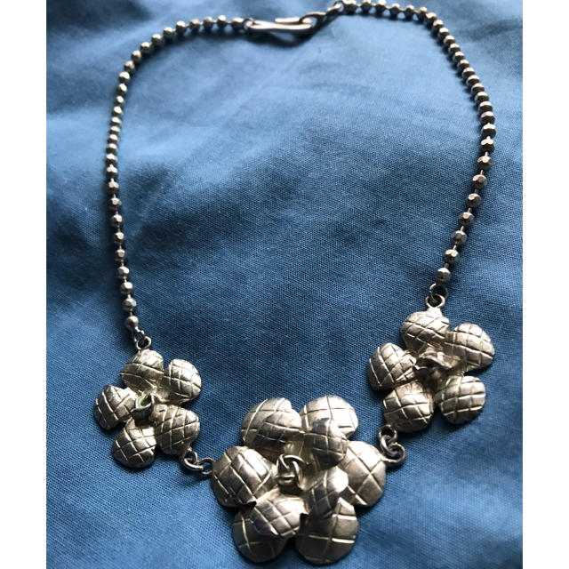 内祝い】 CHANEL シャネルのカメリアネックレス - ネックレス