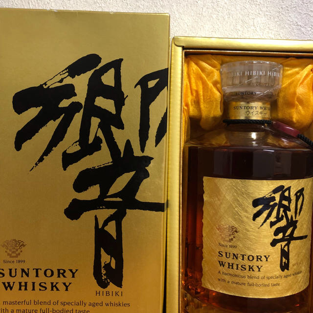 サントリー 響 旧ゴールドラベル 赤キャップ 未開栓 箱付き サントリー 響 旧ゴールドラベル 赤キャップ 未開栓 箱付き