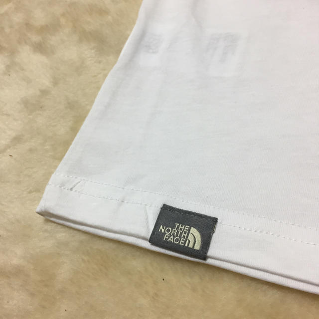 THE NORTH FACE(ザノースフェイス)の最新2019 ノースフェイスTシャツ Sサイズ 新品未使用品 White メンズのトップス(Tシャツ/カットソー(半袖/袖なし))の商品写真
