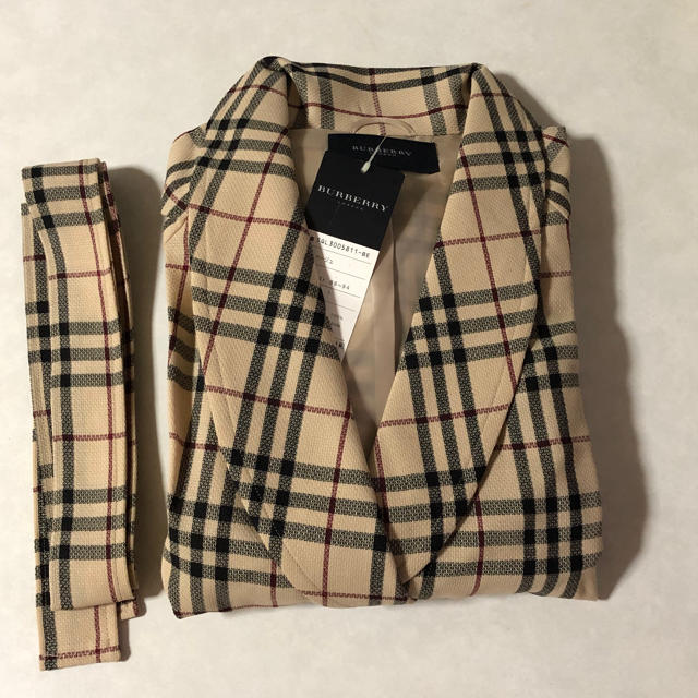 BURBERRY(バーバリー)の新品タグ付【BURBERRY 】バーバリー ガウン（女性用）Lサイズ レディースのルームウェア/パジャマ(ルームウェア)の商品写真