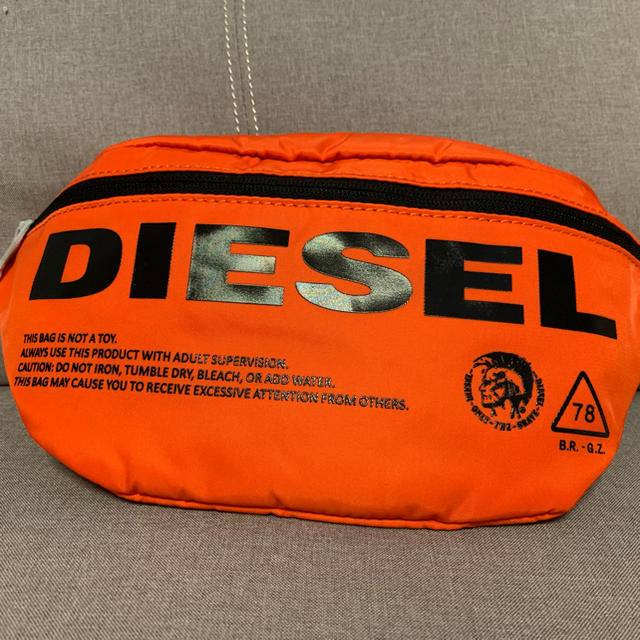 DIESEL(ディーゼル)の値引き不可！ディーゼルクロスボディバック！新品未使用品 メンズのバッグ(ウエストポーチ)の商品写真