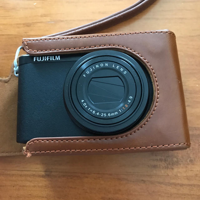 富士フイルム(フジフイルム)のFUJIFILM デジタルカメラ XQ1 ブラック  スマホ/家電/カメラのカメラ(コンパクトデジタルカメラ)の商品写真