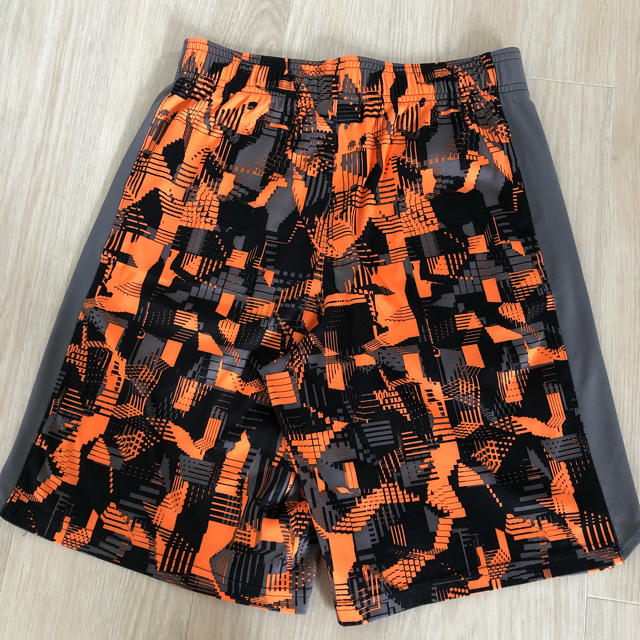 UNDER ARMOUR(アンダーアーマー)のJrアンダーアーマー キッズ/ベビー/マタニティのキッズ服男の子用(90cm~)(パンツ/スパッツ)の商品写真