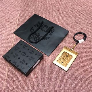 エムシーエム(MCM)の新品非売品☆ MCM パスケース ☆ 財布 バッグ リュック(名刺入れ/定期入れ)