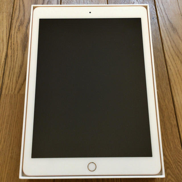 Apple iPad 第6世代 Wi-Fi 32GB Gold 限定カラー www.gold-and-wood.com