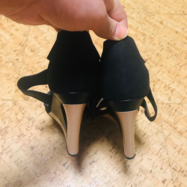 DIANA(ダイアナ)の黒 ベージュ レディースの靴/シューズ(サンダル)の商品写真