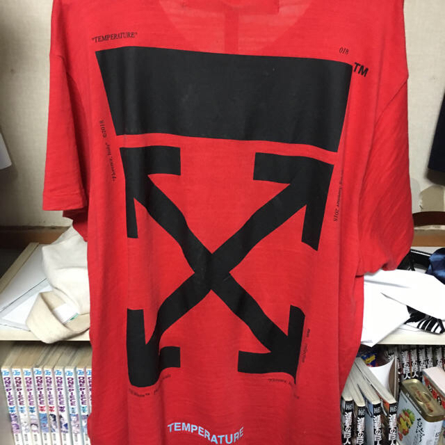 off-white Tシャツ 赤