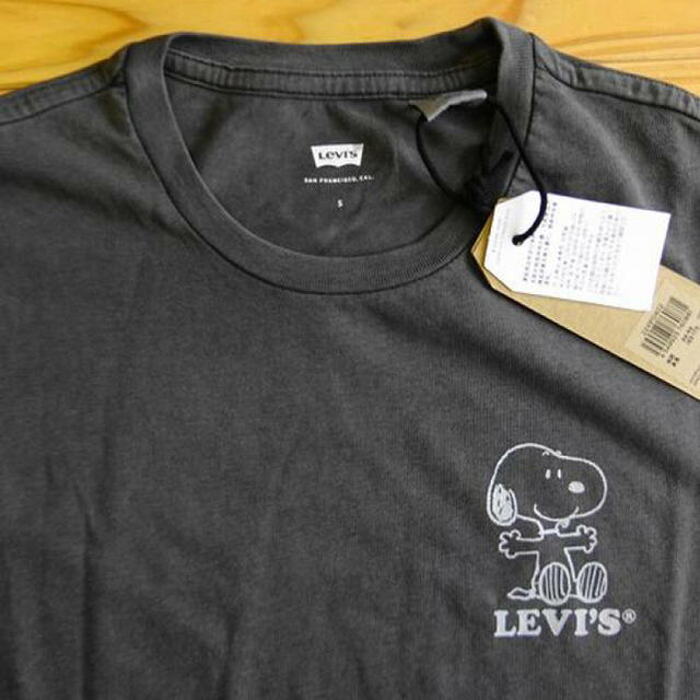 SNOOPY(スヌーピー)の安価 リーバイス ピーナッツ コラボ スヌーピー 半袖Tシャツ US Sサイズ レディースのトップス(Tシャツ(半袖/袖なし))の商品写真
