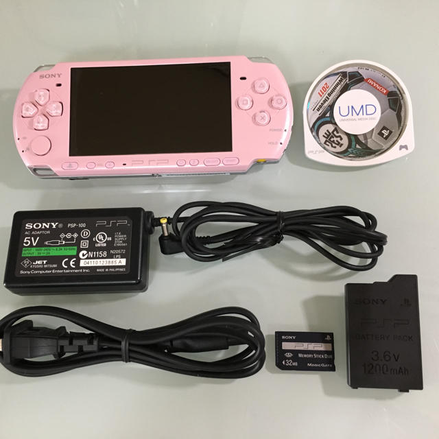 PlayStation Portable(プレイステーションポータブル)の美品 PSP-3000 ブロッサムピンク エンタメ/ホビーのゲームソフト/ゲーム機本体(携帯用ゲーム機本体)の商品写真