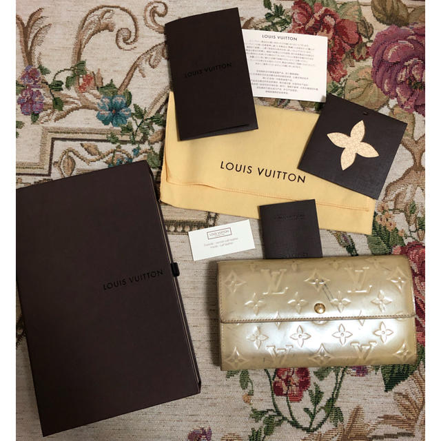 LOUIS VUITTON   ルイヴィトン ヴェルニ 長財布 オフホワイトの通販 by