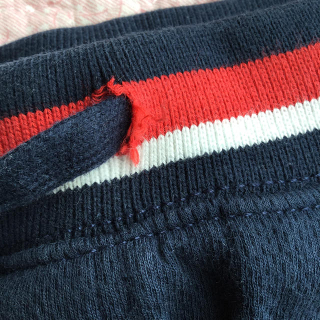 TOMMY HILFIGER(トミーヒルフィガー)のトミーフィルガー ズボン 80 キッズ/ベビー/マタニティのベビー服(~85cm)(パンツ)の商品写真