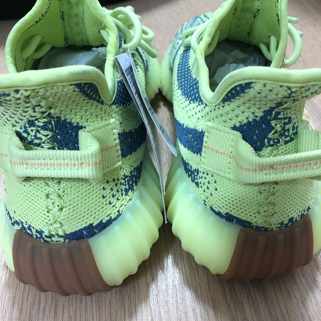 adidas(アディダス)のadidas YEEZY BOOST 350V2 26.0cm 正規品 メンズの靴/シューズ(スニーカー)の商品写真