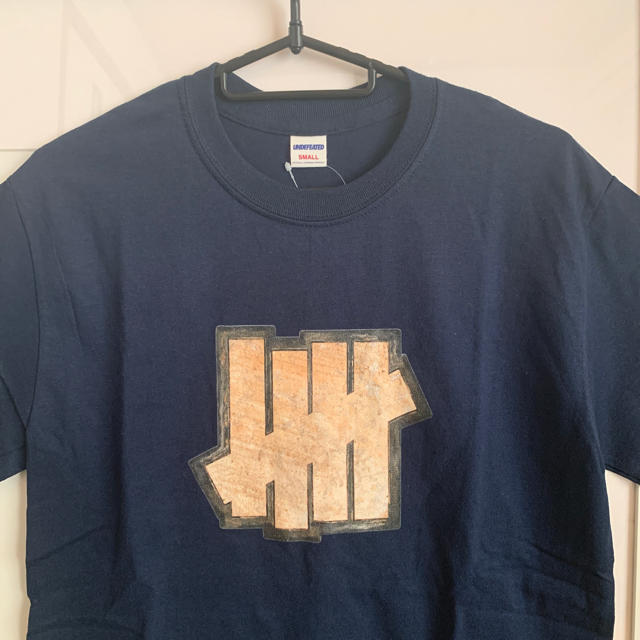 UNDEFEATED(アンディフィーテッド)のUNDEFEATED Tシャツ S ネイビー メンズのトップス(Tシャツ/カットソー(半袖/袖なし))の商品写真