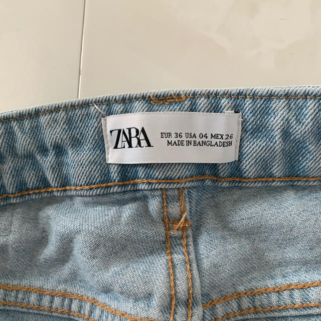 ZARA(ザラ)のZARA2019SSマムフィットデニム レディースのパンツ(デニム/ジーンズ)の商品写真