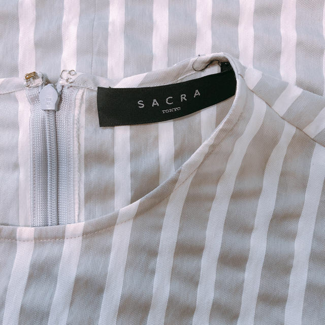 SACRA(サクラ)のＳＡＣＲＡストライプブラウス レディースのトップス(シャツ/ブラウス(半袖/袖なし))の商品写真