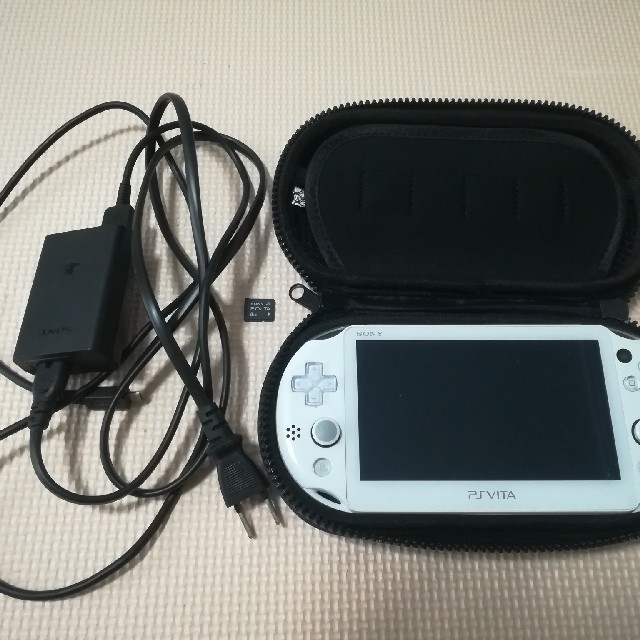 携帯用ゲーム機本体PS VITA2000