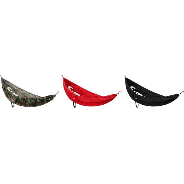 Supreme(シュプリーム)のSupreme ENO DoubleNest Hammock REDハンモック赤 スポーツ/アウトドアのアウトドア(寝袋/寝具)の商品写真