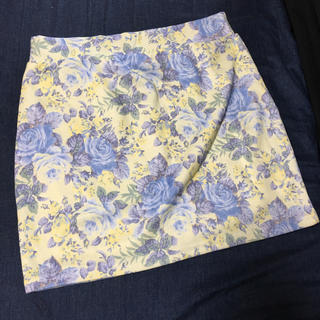 グレイル(GRL)の花柄♡タイトスカート(ミニスカート)