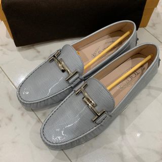 トッズ(TOD'S)の新品 トッズ ドライビングシューズ(ローファー/革靴)