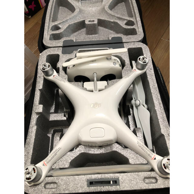 phantom(ファントム)のDJI phantom4 pro エンタメ/ホビーのおもちゃ/ぬいぐるみ(ホビーラジコン)の商品写真