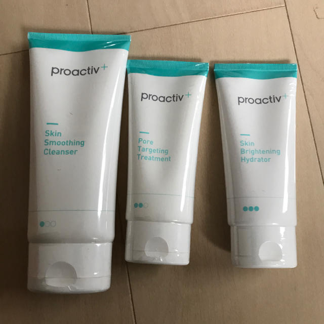 proactiv(プロアクティブ)のプロアクティブ＋薬用3ステップセット 新品、未開封 90日分 定価以下、お値下げ コスメ/美容のスキンケア/基礎化粧品(洗顔料)の商品写真