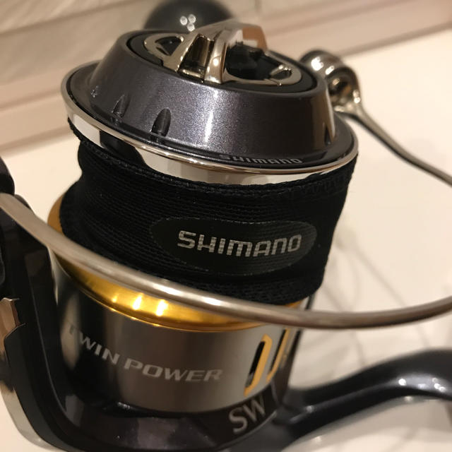 SHIMANO(シマノ)のまさまさ様専用 シマノ ツインパワー  SW 8000 PG  美品 スポーツ/アウトドアのフィッシング(リール)の商品写真