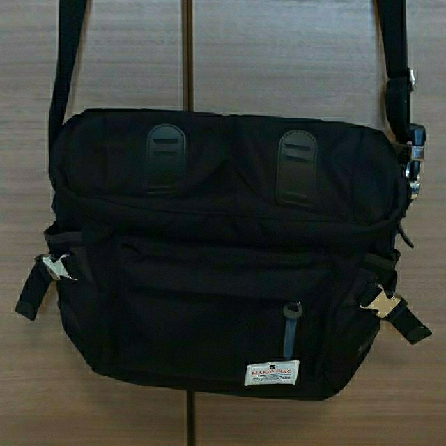 MAKAVELICメッセンジャーバック メンズのバッグ(バッグパック/リュック)の商品写真
