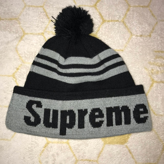 Supreme(シュプリーム)の supreme ニットキャップ メンズの帽子(ニット帽/ビーニー)の商品写真