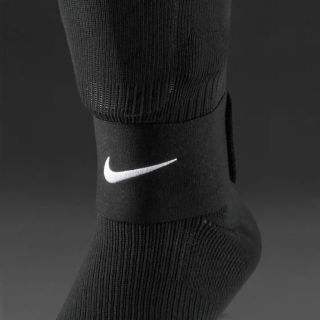 ナイキ(NIKE)の★送料無料★UK直輸入★ナイキ★シンガードステイ★黒x白/1ペア★(その他)