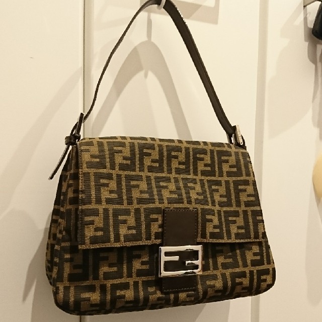 FENDI フェンディ ショルダーバッグ