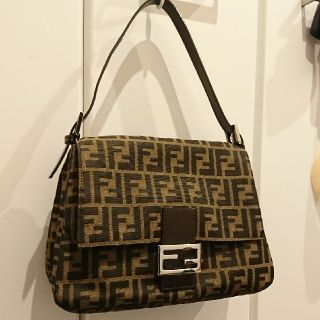 フェンディ(FENDI)のFENDI フェンディ ショルダーバッグ(ショルダーバッグ)