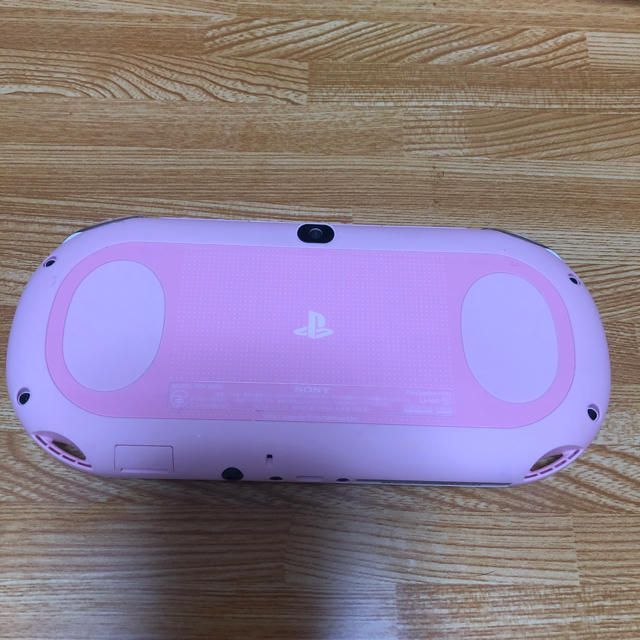 PlayStation Vita(プレイステーションヴィータ)のpsvita ピンク エンタメ/ホビーのゲームソフト/ゲーム機本体(携帯用ゲーム機本体)の商品写真