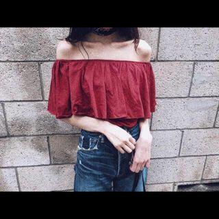 マウジー(moussy)のmoussy オフショル トップス(カットソー(半袖/袖なし))