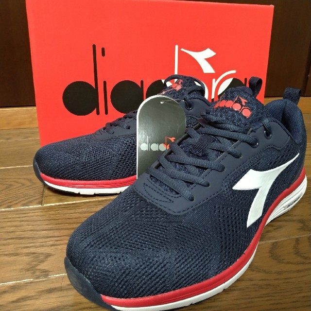 DIADORA(ディアドラ)のDIADORA ディアドラ ランニングシューズ 26.5cm 新品 スニーカー スポーツ/アウトドアのテニス(シューズ)の商品写真